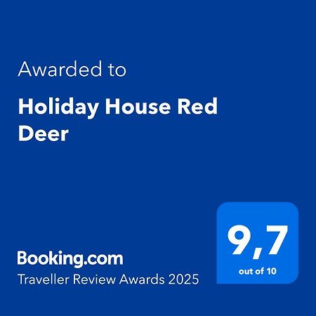 Holiday House Red Deer เปรดวอร์ ภายนอก รูปภาพ